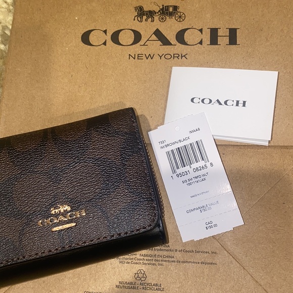 Small Trifold Wallet In Signature Canvas - Picture 3 of 4